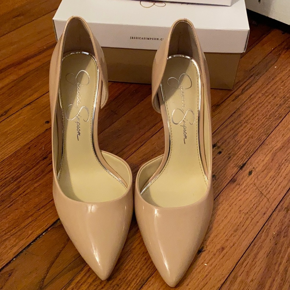 Jessica Simpson Prizma Nude/Sand Dune Patent pump